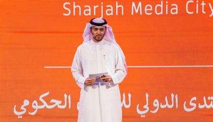 مناقشة المسؤولية المجتمعية لمواقع التواصل