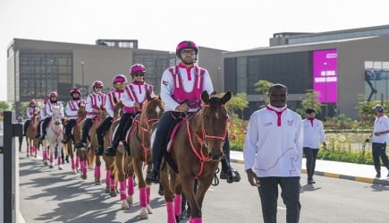 "القافلة الوردية" تنشر رسالتها التوعوية عبر الإمارات السبع بدعم شركائها في القطاعين العام والخاص