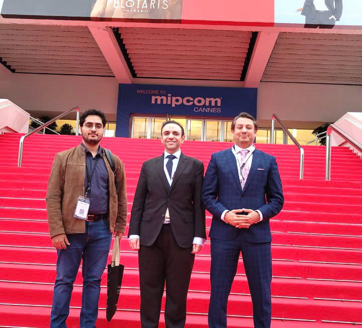 وفد مدينة الشارقة للإعلام يلتقى عددا من ممثلي الشركات العالمية بـ"ميبكوم 2023" بفرنسا