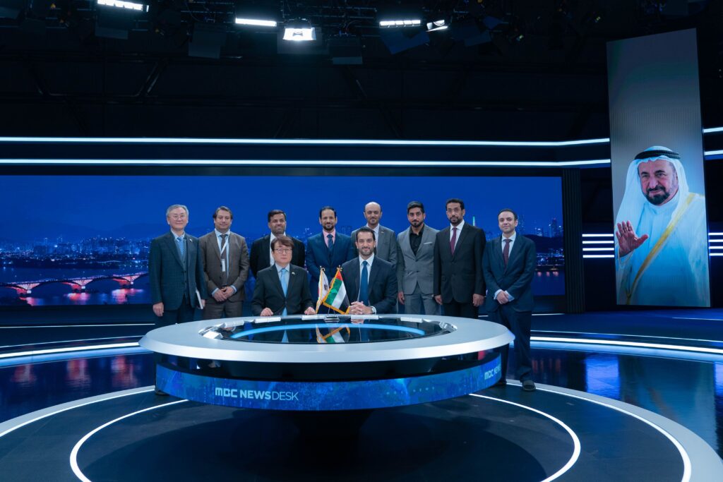 سلطان بن أحمد القاسمي يزور مؤسسة منهوا للبث التلفزيوني والإذاعي "إم بي سي" الكورية