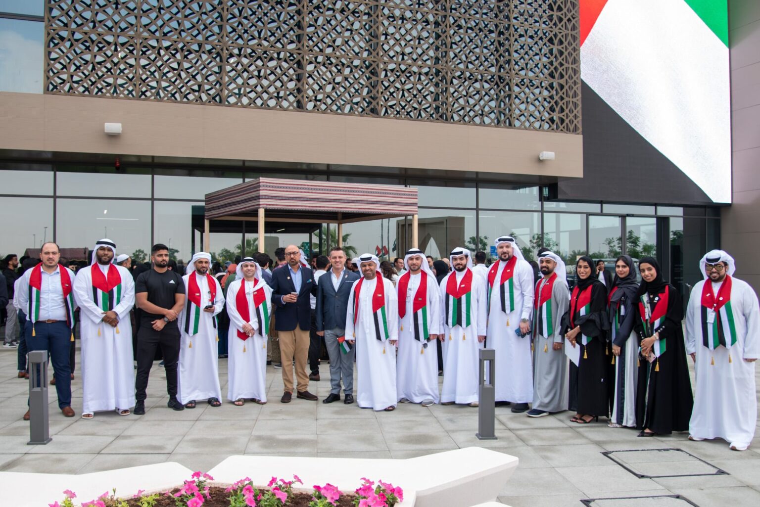 "شمس" تحتفل بعيد الاتحاد الـ"52".